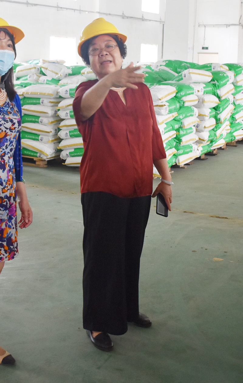 卓越工程師周建群指導(dǎo)工作