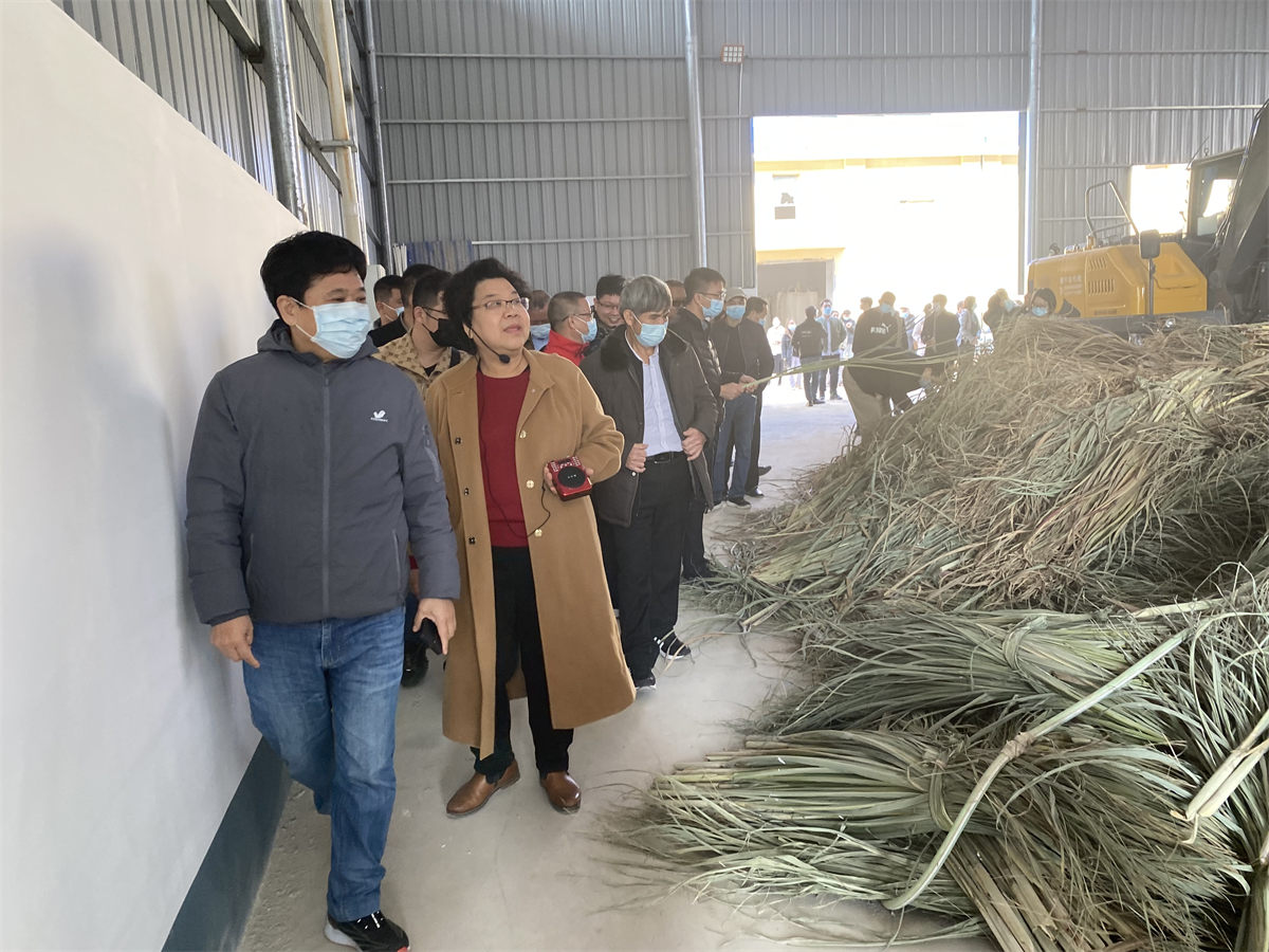 參觀年產(chǎn)2萬噸單細(xì)胞飼料蛋白項(xiàng)目工廠 參觀年產(chǎn)2萬噸單細(xì)胞飼料蛋白項(xiàng)目工廠