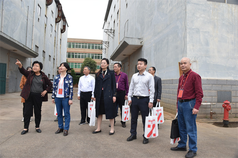 良慶區(qū)人大常委會(huì)檢查組蒞臨澤威爾檢查